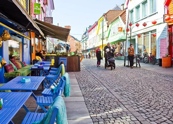 Daire Practical Basement With Comforts Close To Centre