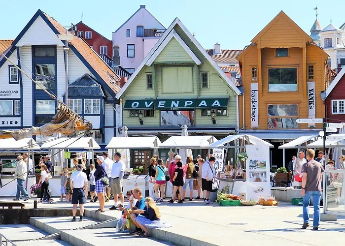 Practical Basement With Comforts Close To Centre Apartment *