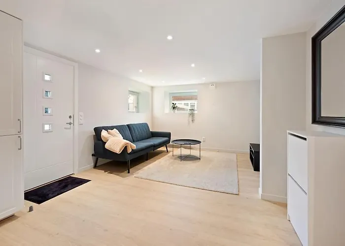 Daire Practical Basement With Comforts Close To Centre