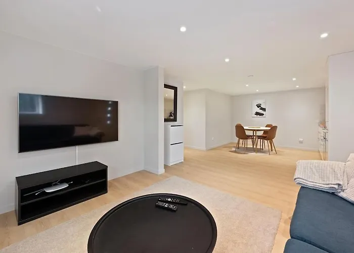 Practical Basement With Comforts Close To Centre *