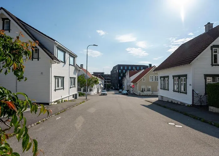 Apartment Practical Basement With Comforts Close To Centre Stavanger
