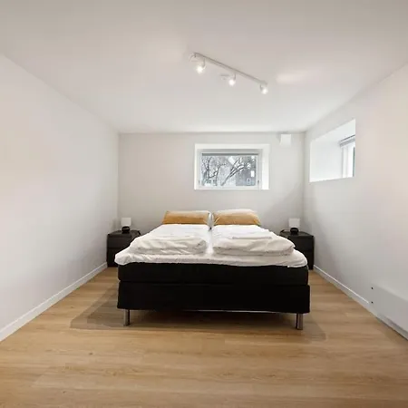 Practical Basement With Comforts Close To Centre * ستافانجر